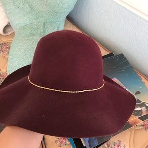 Maroon sun hat